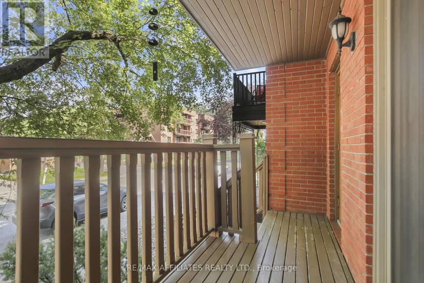 1 - 160 Bruyere Street — photo 33 of 37