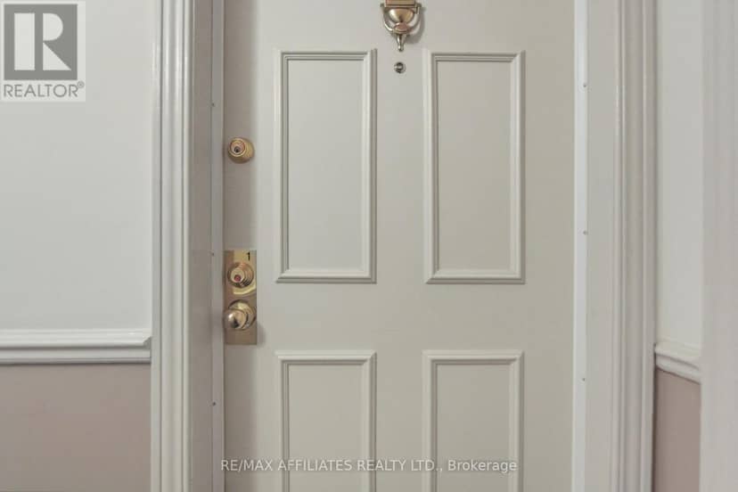 1 - 160 Bruyere Street — photo 8 of 37
