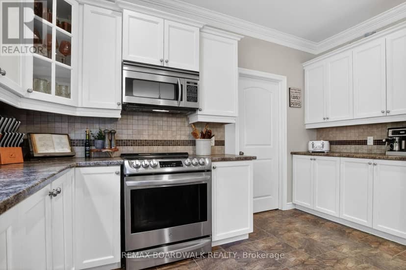 375 Quartz Avenue — photo 11 of 32