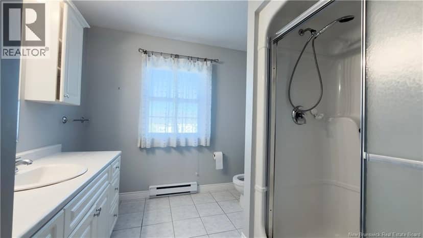 100 Firmin Crescent — photo 33 of 40