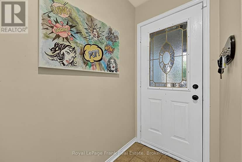 # 21 - 21 Laguna Parkway, Ramara, photo 3