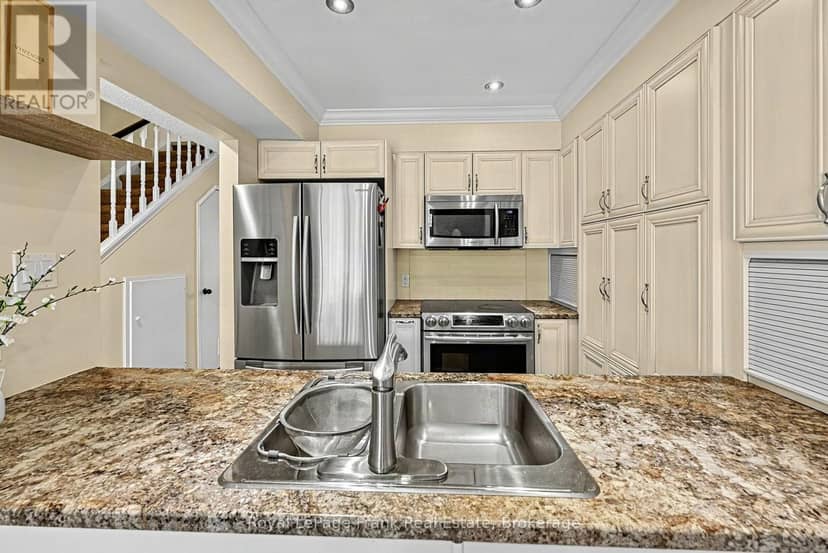 # 21 - 21 Laguna Parkway, Ramara, photo 6
