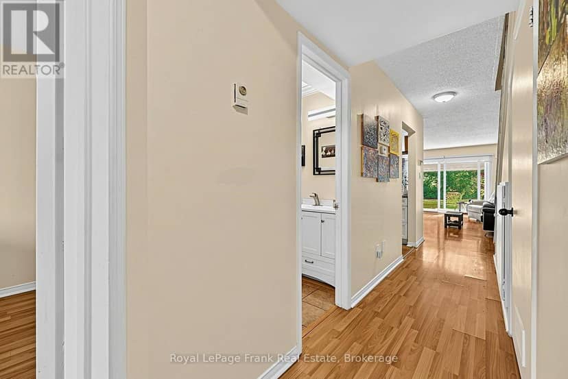 # 21 - 21 Laguna Parkway, Ramara, photo 4