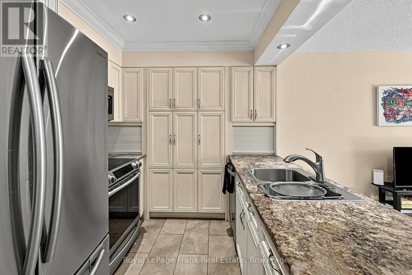 # 21 - 21 Laguna Parkway, Ramara, photo 5