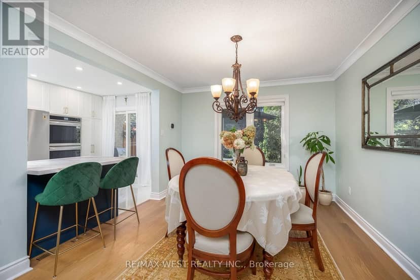 1246 Old Oak Drive — photo 9 of 40