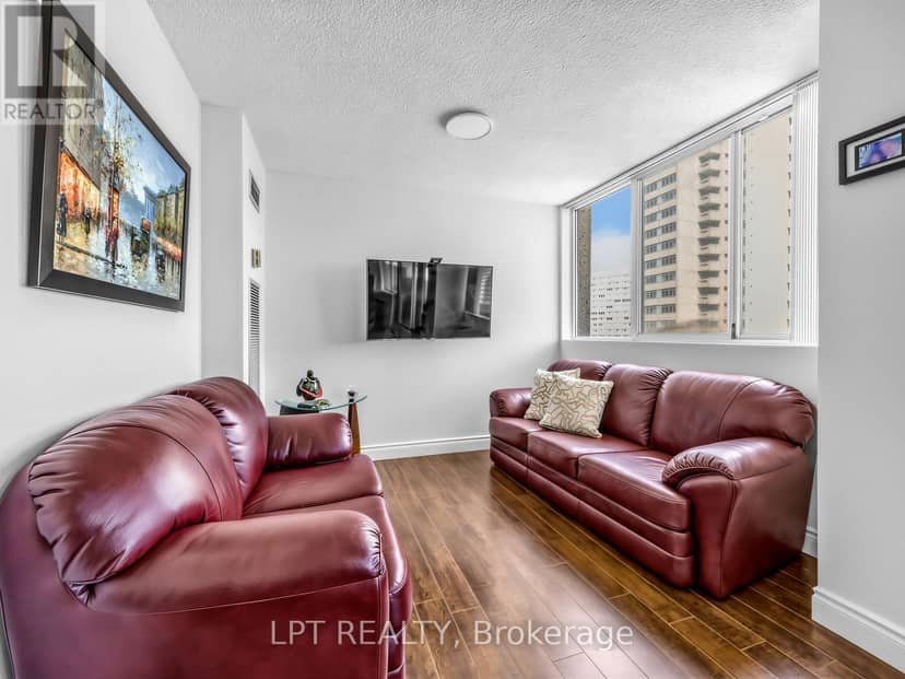 1112 - 3590 Kaneff Crescent — photo 7 of 31