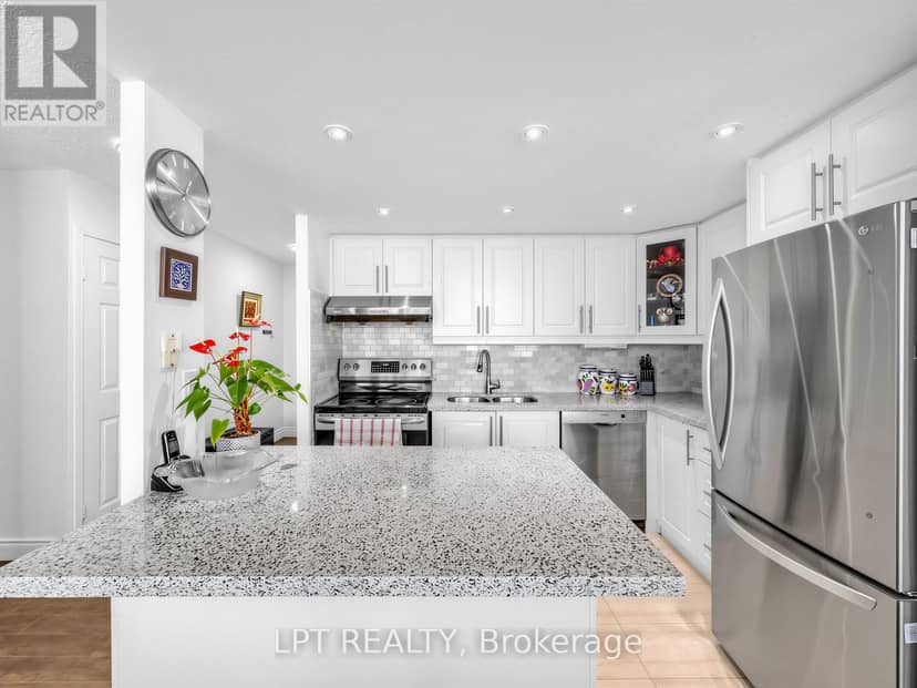 1112 - 3590 Kaneff Crescent — photo 8 of 31