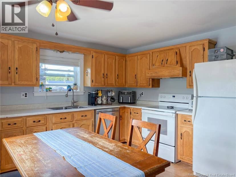 835 Central Street — photo 16 of 40