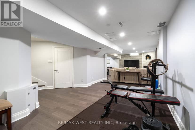 1246 Old Oak Drive — photo 30 of 40