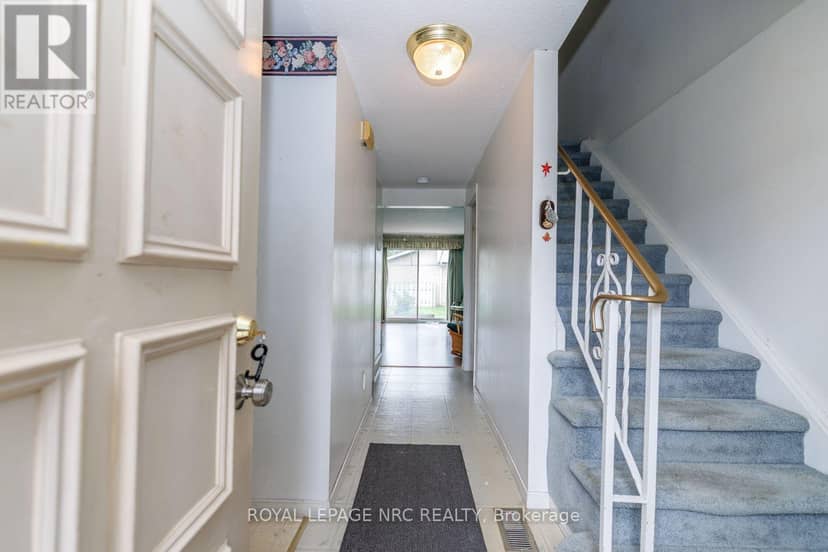 1 - 242 Lakeport Road, St. Catharines, photo 2