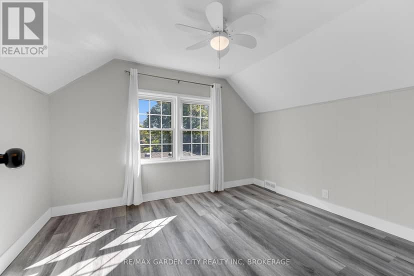 4 Manor Road — photo 11 of 24