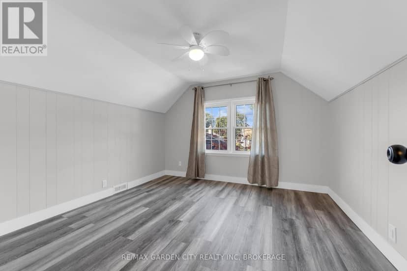 4 Manor Road — photo 13 of 24