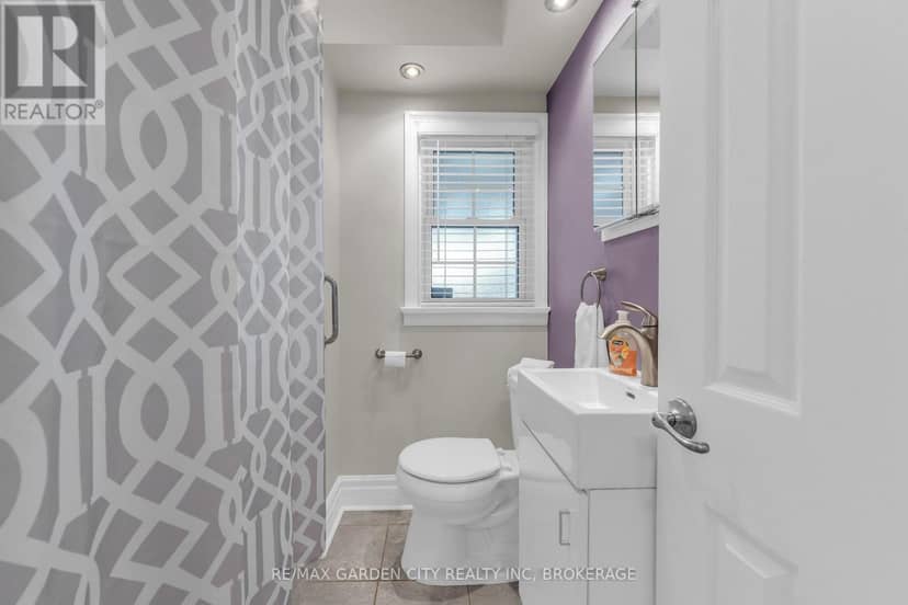 4 Manor Road — photo 15 of 24