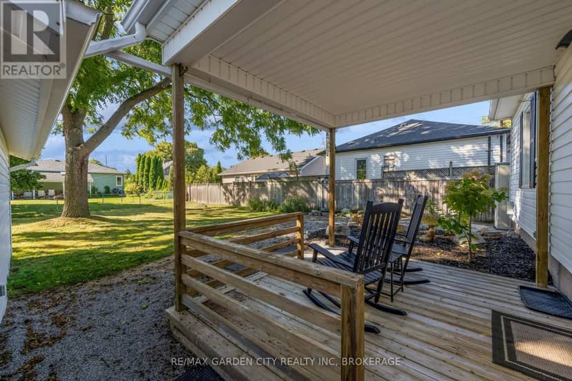 4 Manor Road — photo 23 of 24