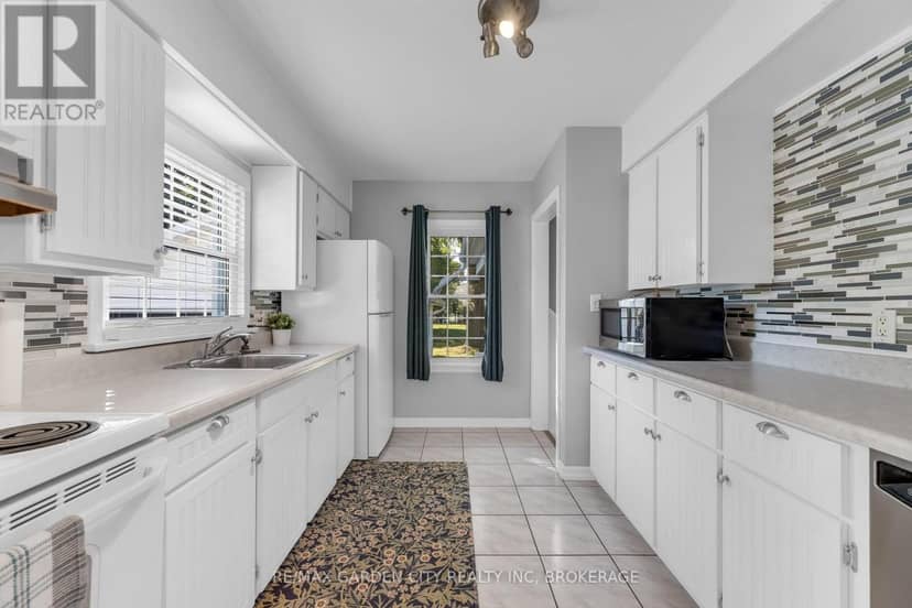 4 Manor Road — photo 5 of 24