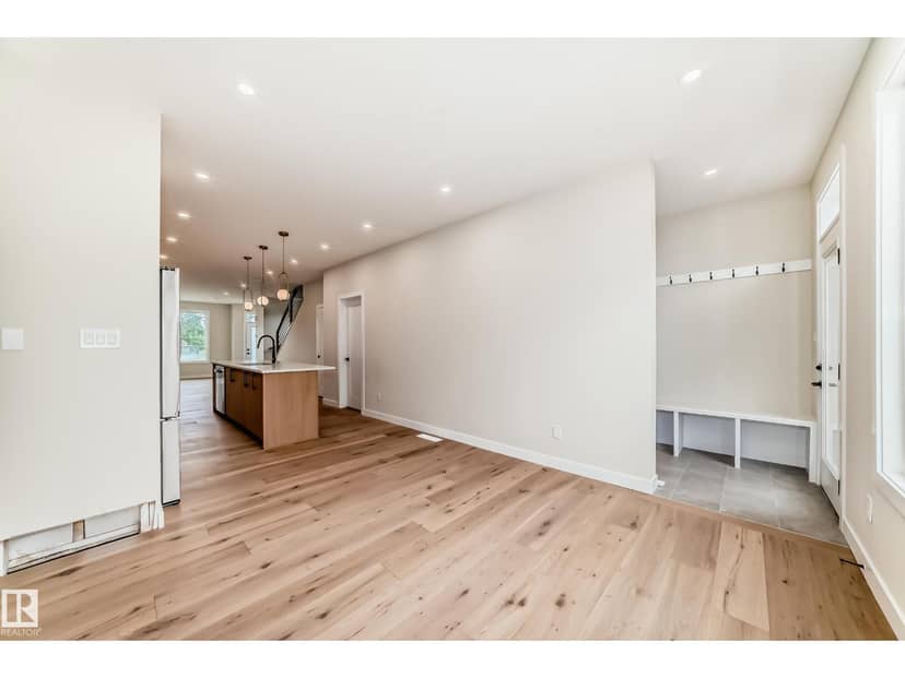9637 85 ST NW — photo 33 of 40