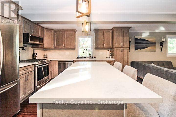 12 Adam And Eve Road — photo 39 of 40