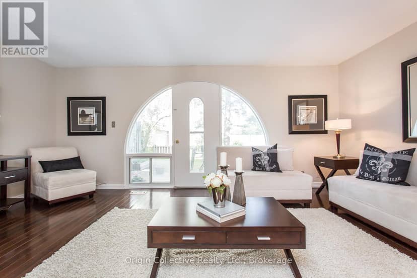 40 - 10 Esterbrooke Avenue, Toronto, photo 2