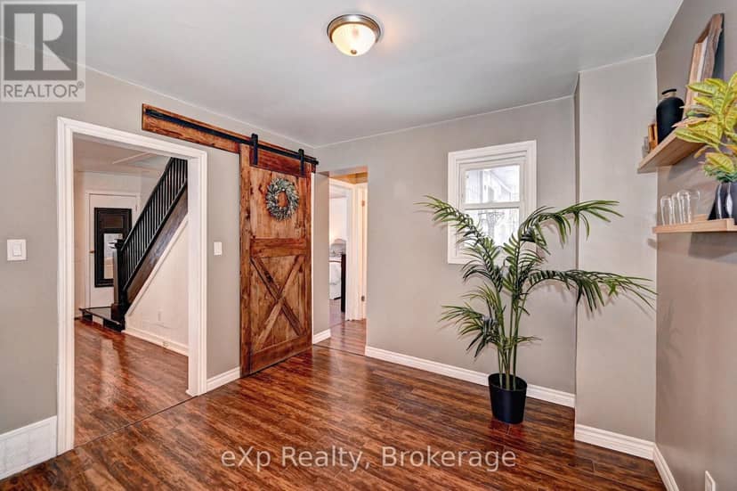 310 Barber Avenue N — photo 11 of 40