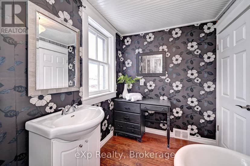 310 Barber Avenue N — photo 29 of 40
