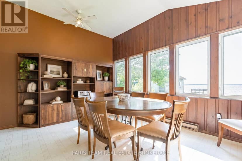 1467 Cunningham Crescent — photo 14 of 34