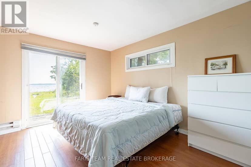 1467 Cunningham Crescent — photo 19 of 34