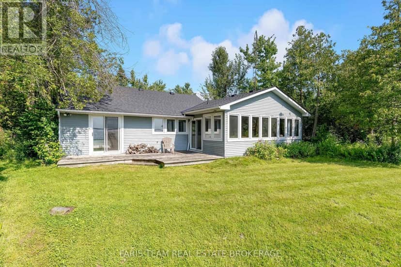 1467 Cunningham Crescent — photo 3 of 34