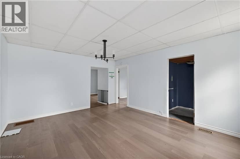 527 BOND Street — photo 14 of 40