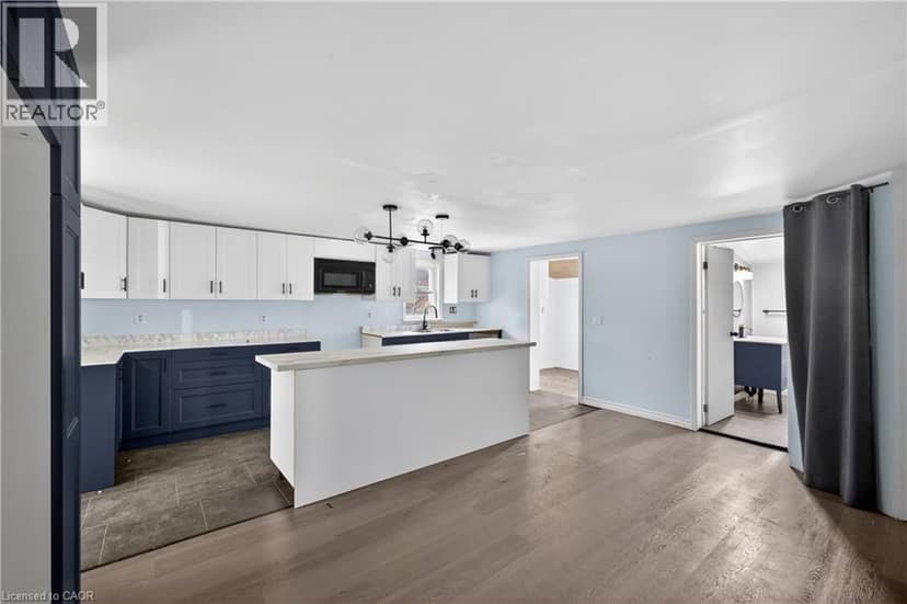 527 BOND Street — photo 11 of 40