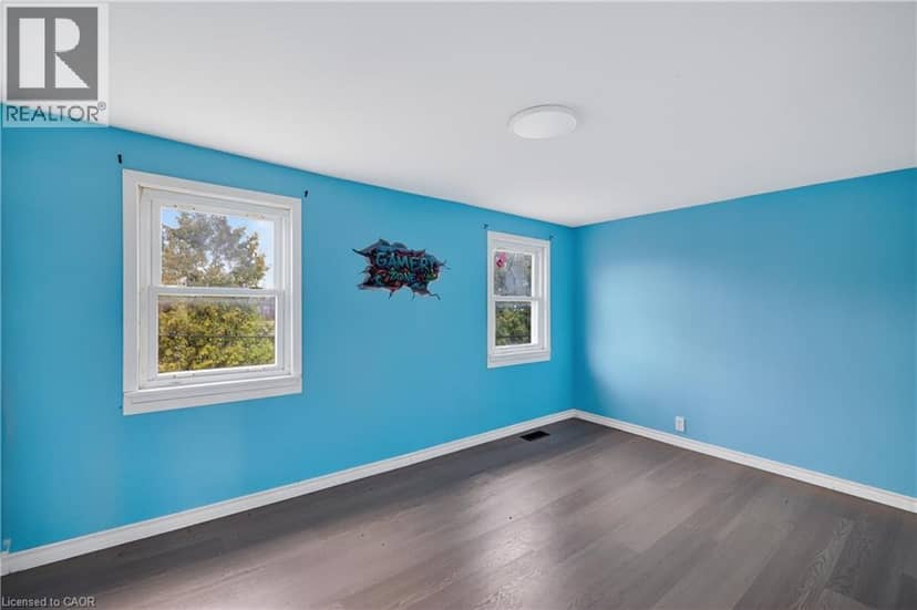 527 BOND Street — photo 23 of 40