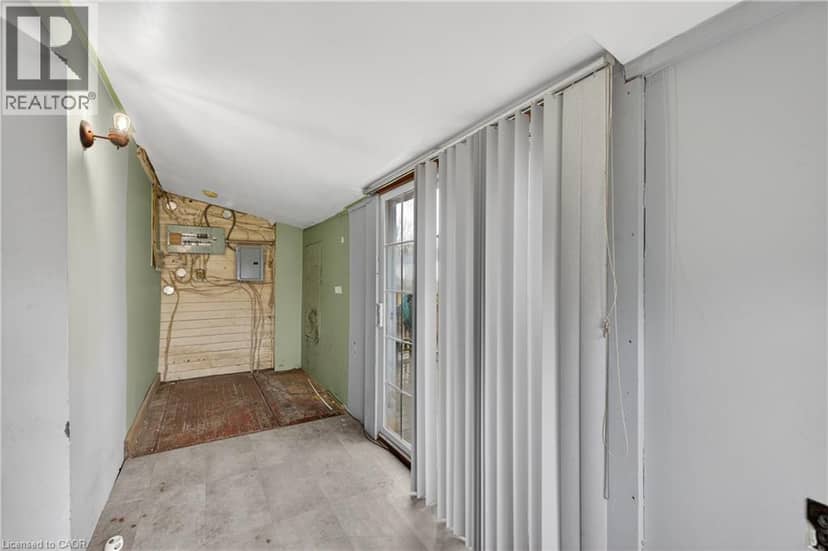 527 BOND Street — photo 27 of 40