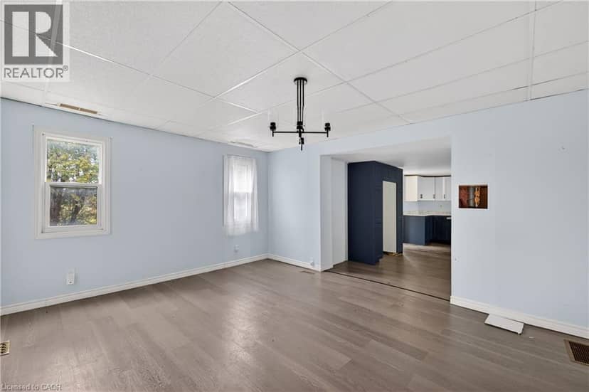 527 BOND Street — photo 7 of 40