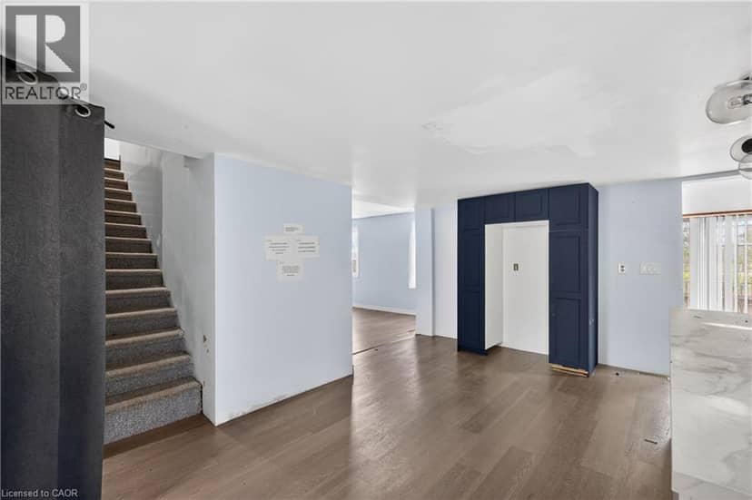 527 BOND Street — photo 9 of 40