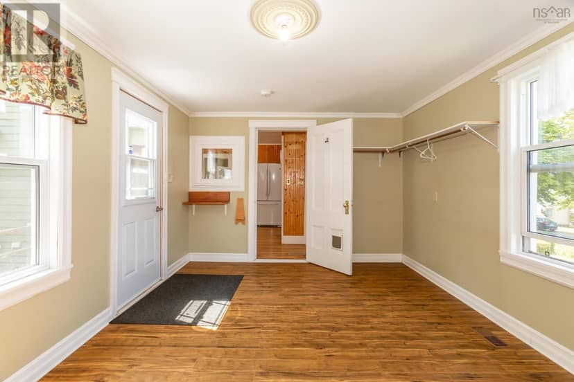 7498 Highway 340 — photo 13 of 40