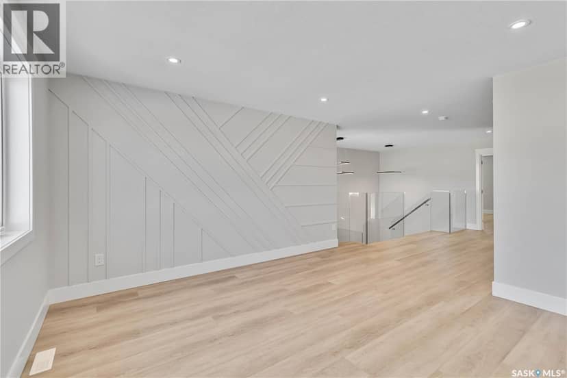 470 Yuel CRESCENT — photo 15 of 35