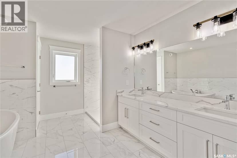 470 Yuel CRESCENT — photo 22 of 35