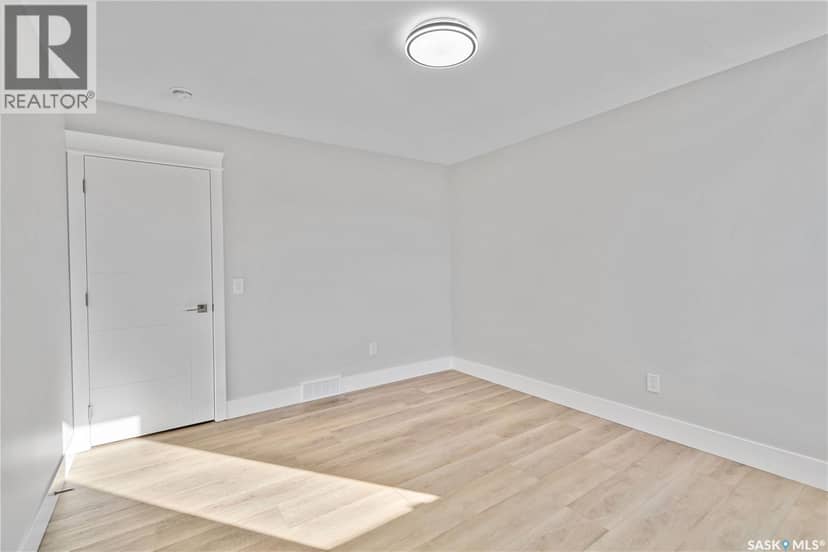 470 Yuel CRESCENT — photo 25 of 35