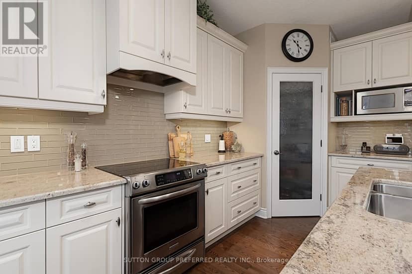38 Brenmar Crescent — photo 16 of 40