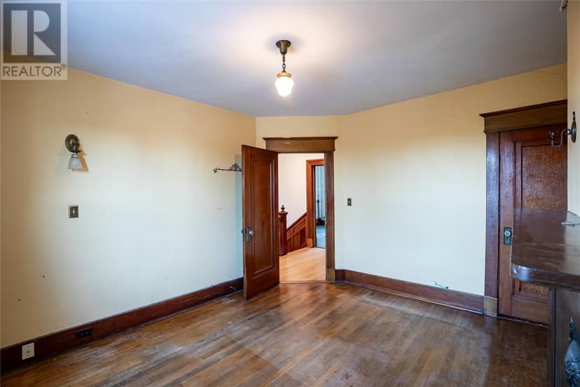 6 LeMarchant Road — photo 10 of 37