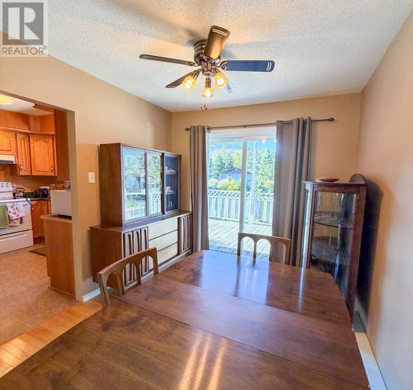 2 Roberts Drive — photo 11 of 40