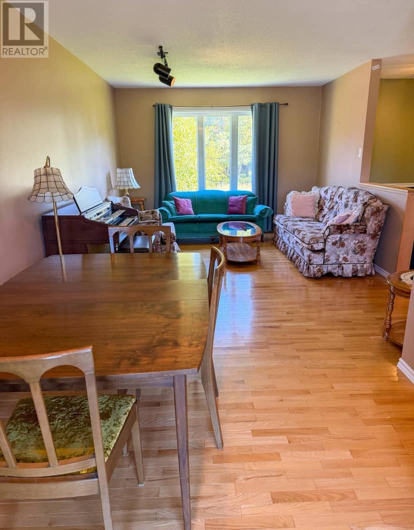 2 Roberts Drive — photo 12 of 40