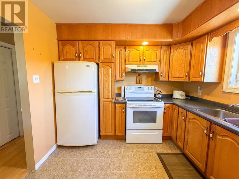 2 Roberts Drive — photo 8 of 40