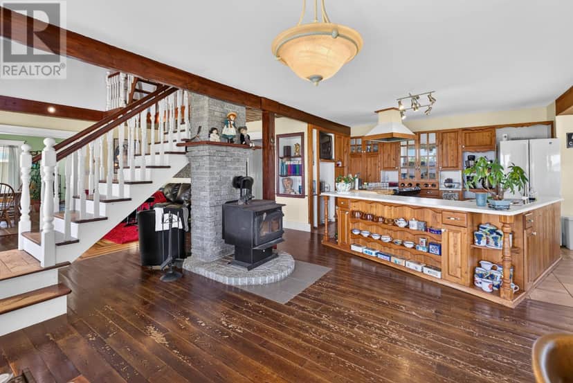 1088 McInnis Point Road — photo 17 of 40