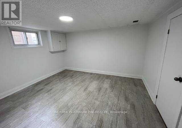 194 Florence Avenue — photo 12 of 13