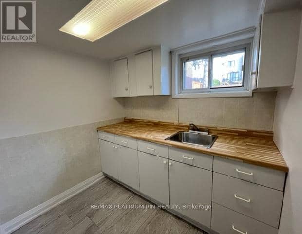 194 Florence Avenue — photo 9 of 13