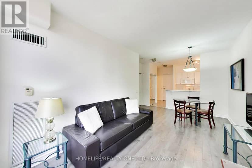 1105 - 152 St Patrick Street — photo 13 of 28