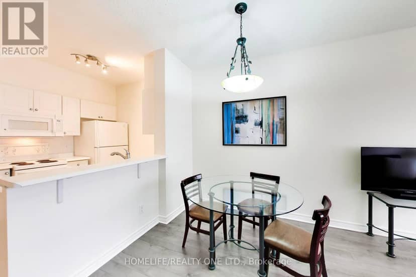1105 - 152 St Patrick Street — photo 15 of 28