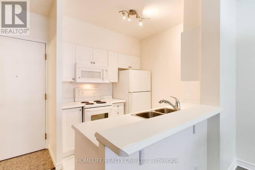 1105 - 152 St Patrick Street — photo 18 of 28