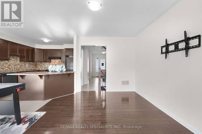 7 Stotts Terrace — photo 8 of 40