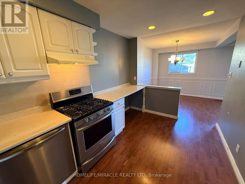 52 Robbie Crescent — photo 11 of 26